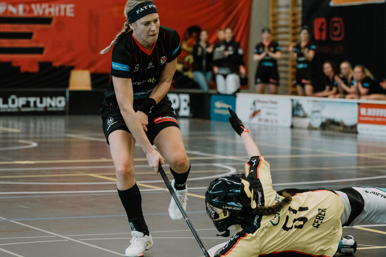 Désirée Gross spielt seit 2015 für die Red Devils. Zuvor ging die Benknerin für die Jona-Uznach Flames und die FB Riders Dürnten-Bubikon-Rüti auf Torejagd.