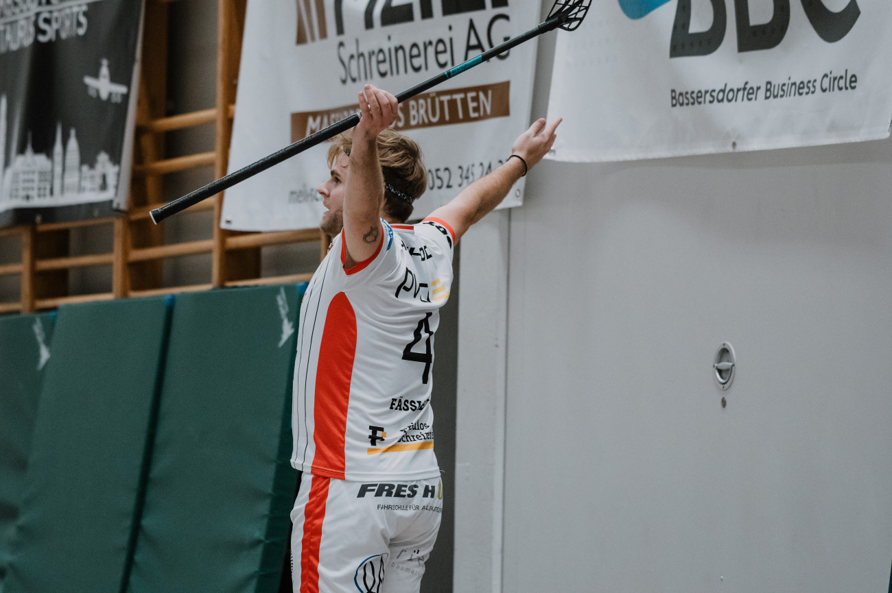 Marco Fässler jubelt über das erzielte 1:1