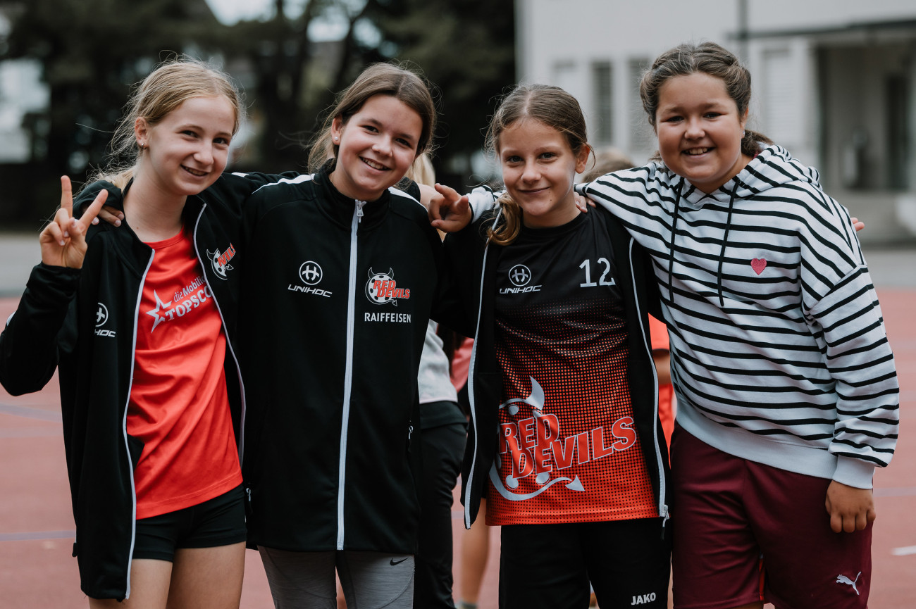 Rundum fröhliche Gesichter - das Unihockey Camp der Red Devils erfreute sich auch dieses Jahr wieder grosser Beliebtheit.